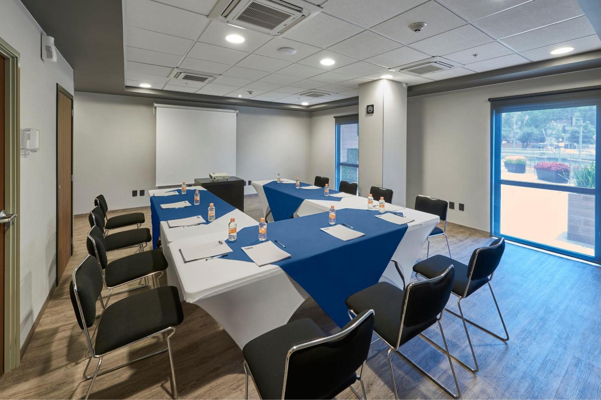 City Express Plus By Marriott Leon Centro De Convenciones Exterior foto