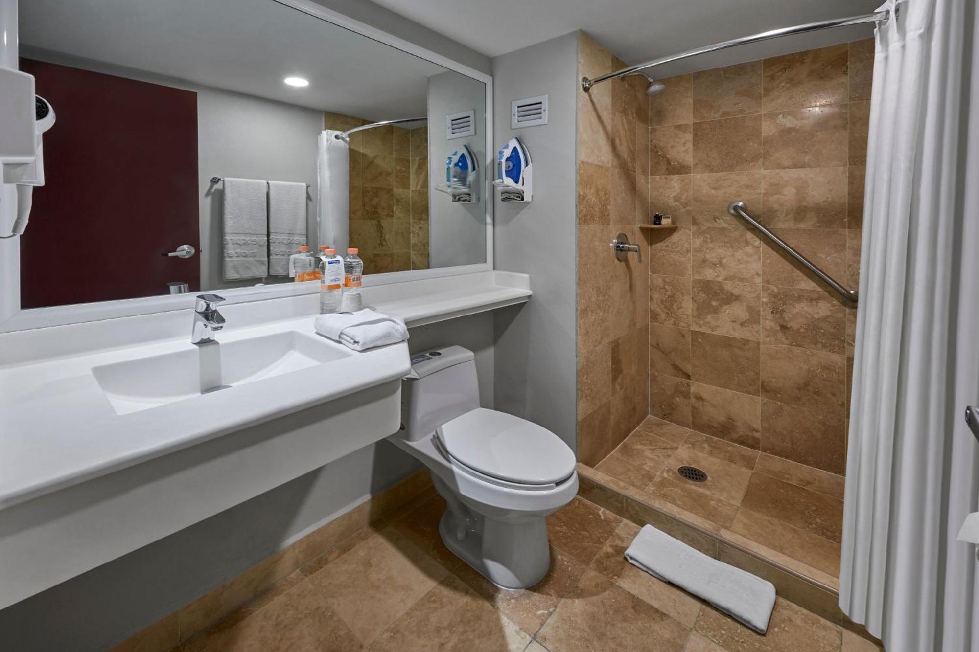 City Express Plus By Marriott Leon Centro De Convenciones Exterior foto